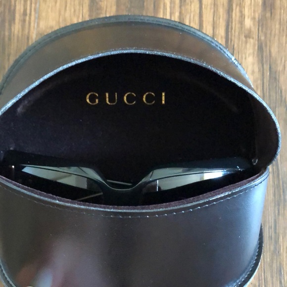 authentic Gucci sunglasses - Picture 5 of 7